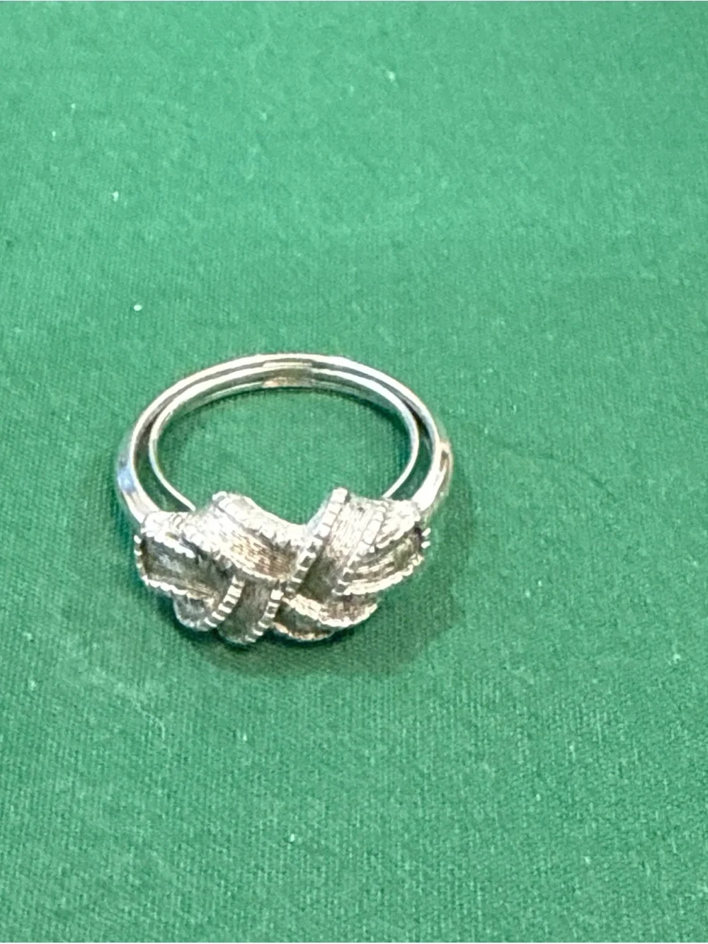 VTG SilverTone Avon Ribbon Knot Ring Size 5.5.   54C